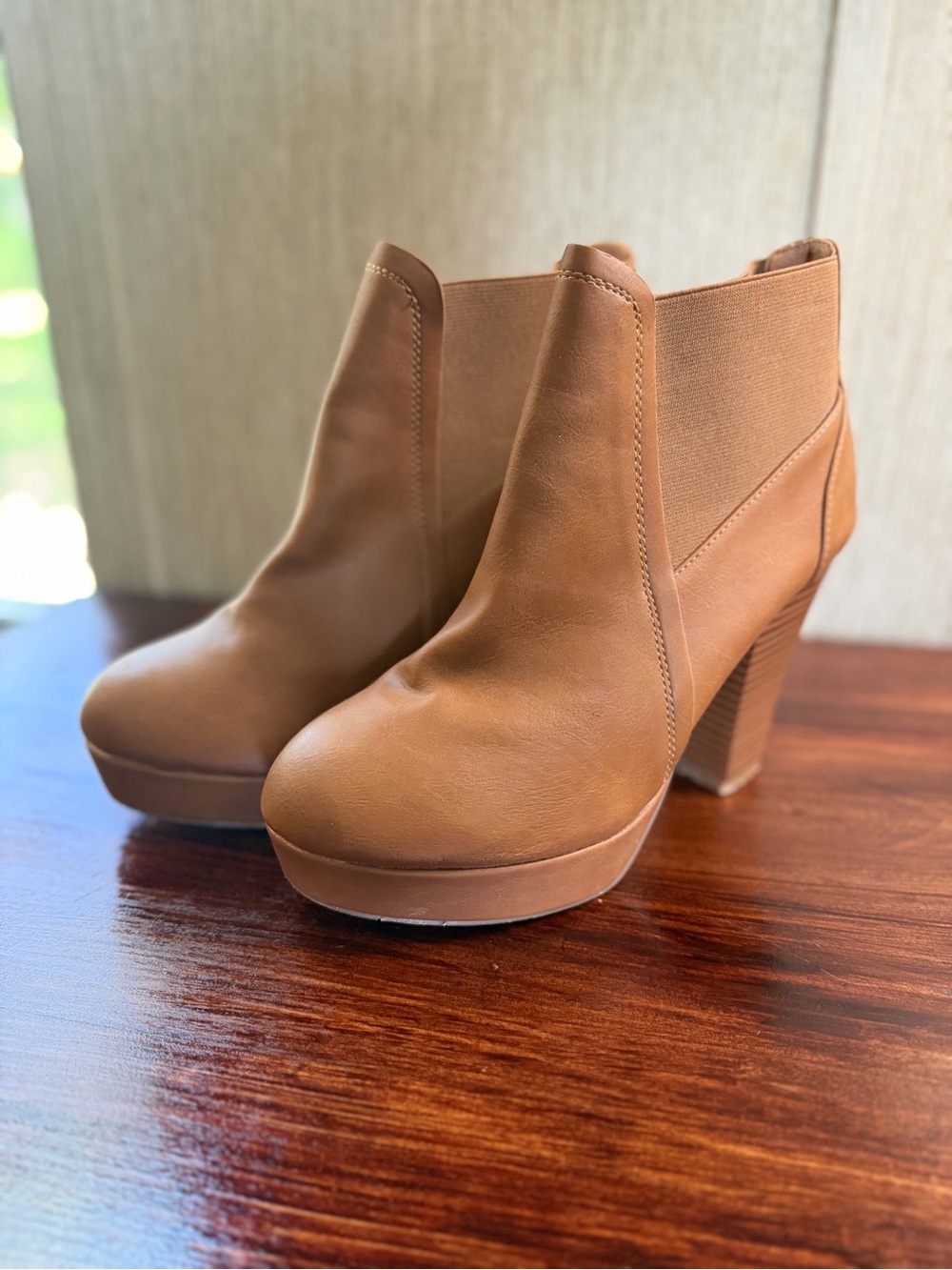 Source Unknown Chestnut Platform Ankle Booties